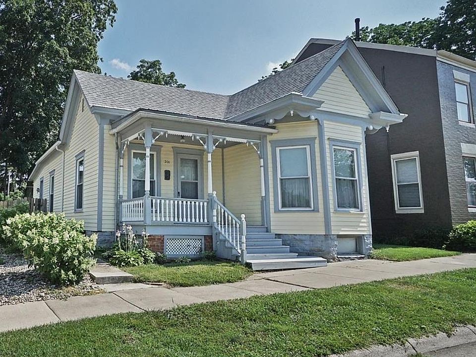 1st image of 210 E Mulberry St
