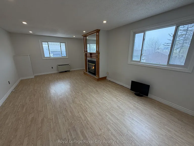 245 Speedvale Ave W #2 — Photo 11