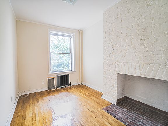 5th image of 335 E 10th St APT 3E
