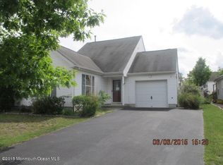 20 Marlin Dr, Bayville, NJ 08721