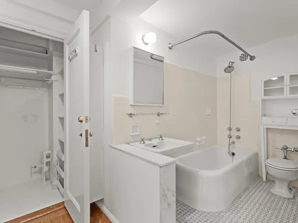 140 East 28th Street image 6 of 14