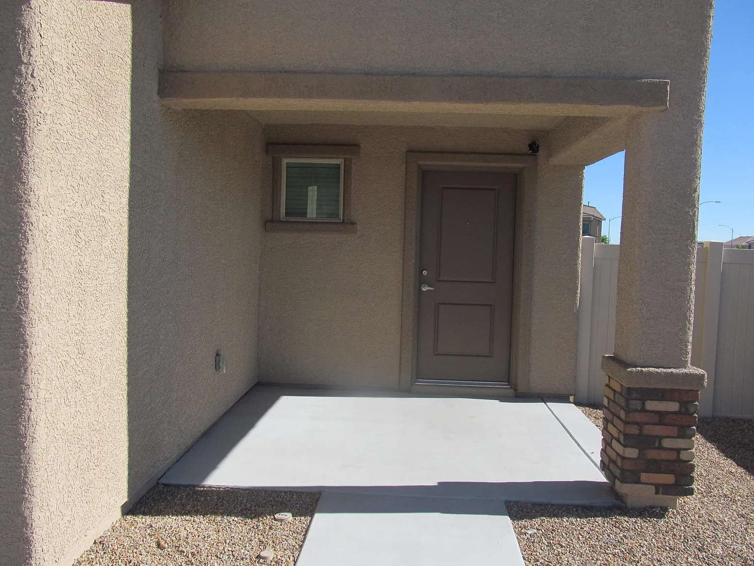 3 bed, 2.5 bath, 1750 sqft, $2,000 — Photo 3