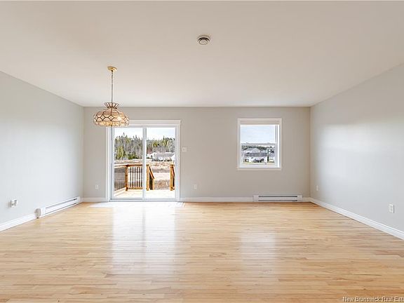 4th image of 293 Boars Head Rd