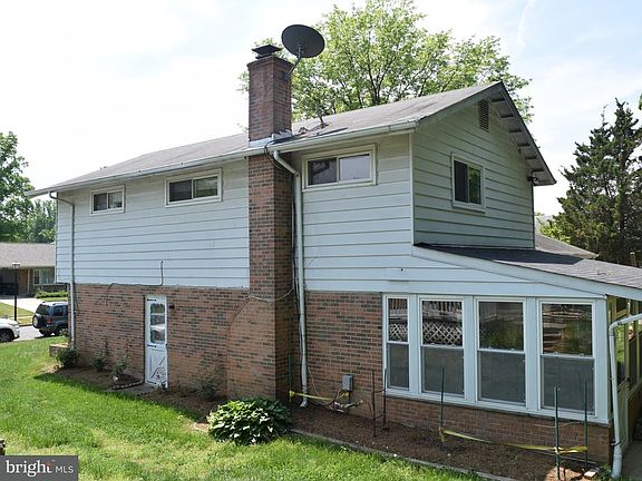 2nd image of 2712 Curry Dr