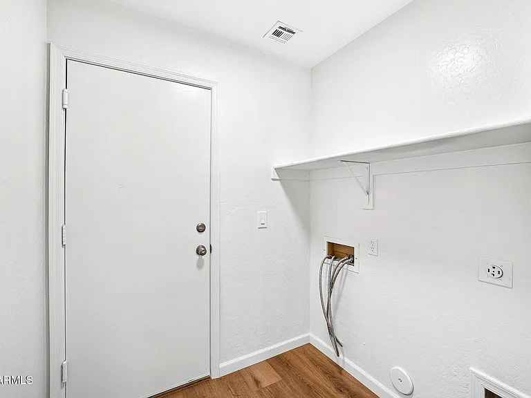 1582 E Leaf Rd — Photo 24