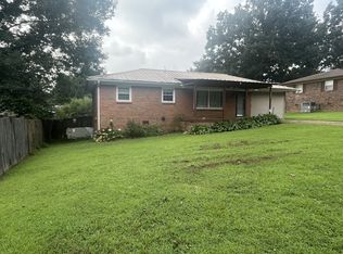 122 E James St, Collinwood, TN 38450