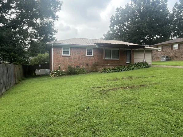 122 E James St, Collinwood, TN 38450