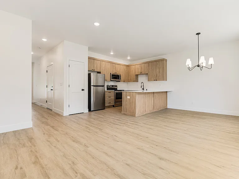 11015 NE 26th St — Photo 18