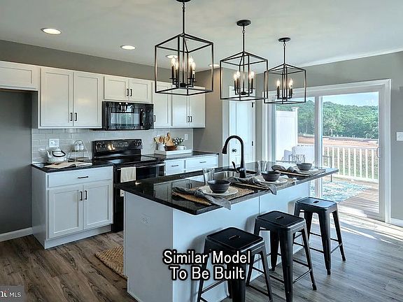 3rd image of 142 Isabella Cir #206