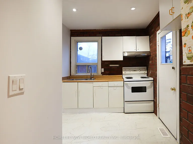 32 Pendeen Ave — Photo 32