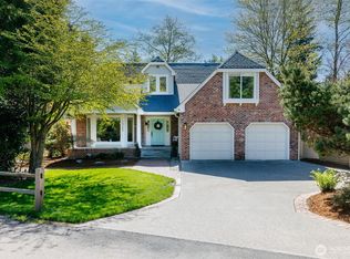 10756 Sunrise Dr NE, Bainbridge Island, WA