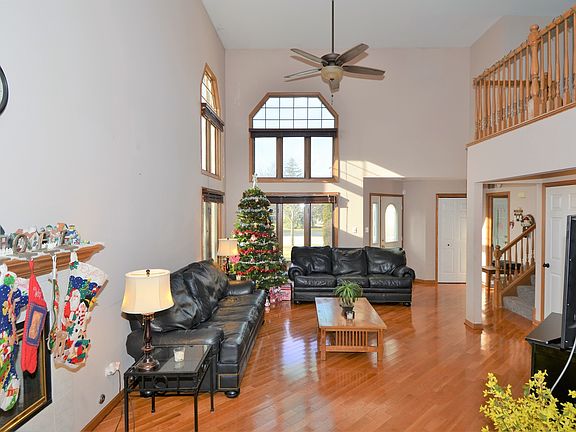5th image of 16721 Elderberry Ln