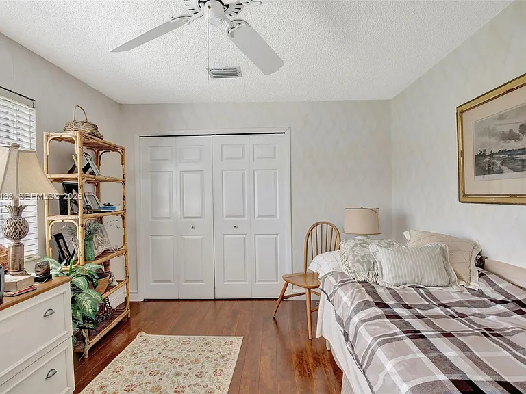 5320 SW 21st Ct — Photo 37