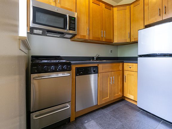3rd image of 29 Avenue B APT 3H