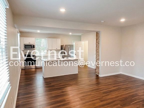 3rd image of 115 Pine St #115