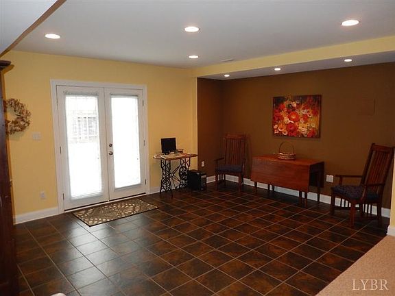 3rd image of 1100 Majestic Oaks Dr