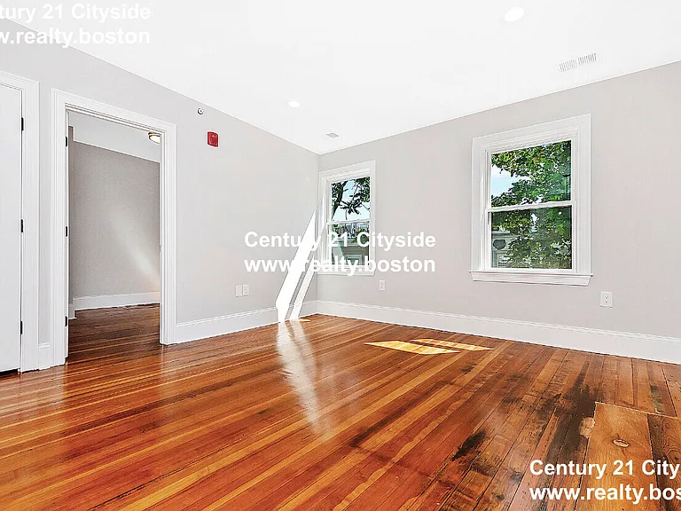 85 Webster St #3 — Photo 7
