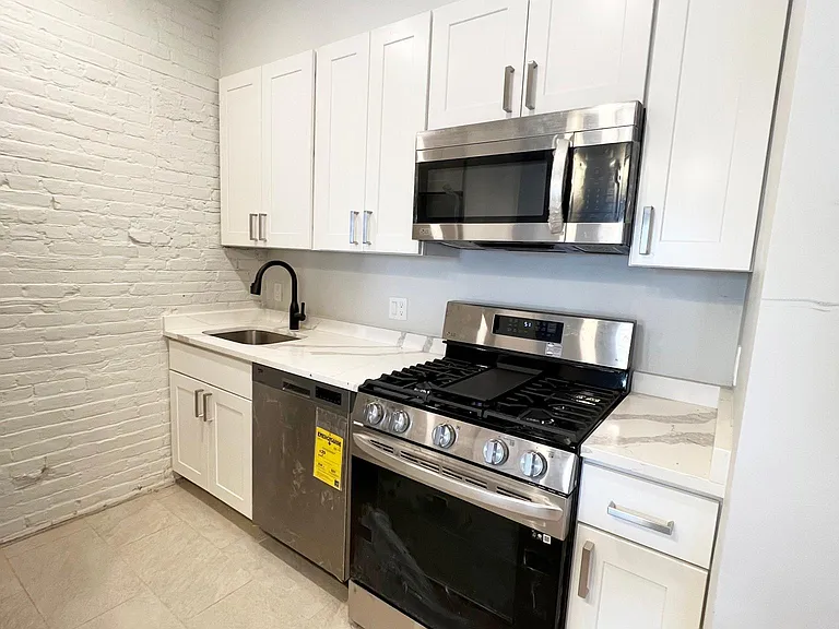 621 Massachusetts Ave #3 — Photo 2