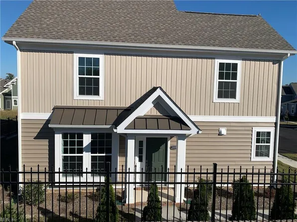 1009 Robinson Rd #19B, Suffolk, VA 23434