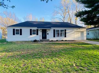 8025 E 133rd St, Grandview, MO 64030