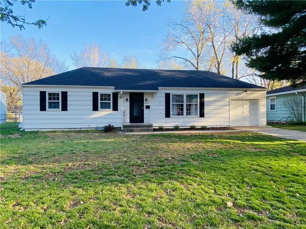 8025 E 133rd St, Grandview, MO 64030