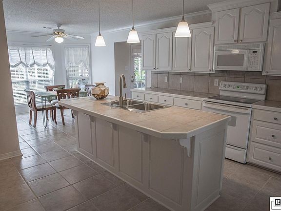 5th image of 2700 Magellan Dr #3