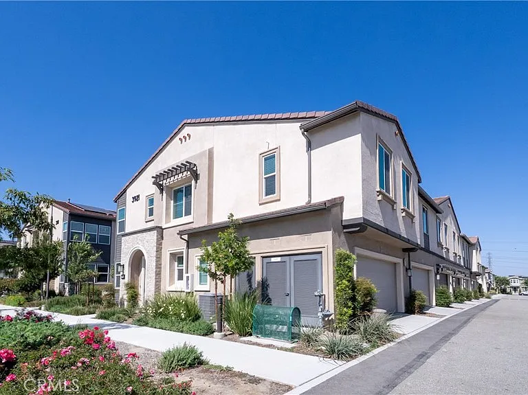 3921 S Jolly Paseo — Photo 34
