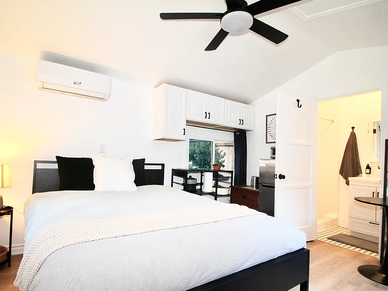 1034 N Beverly Glen Blvd #900 — Photo 3