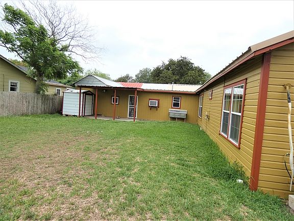 5th image of 814 E Fannin St