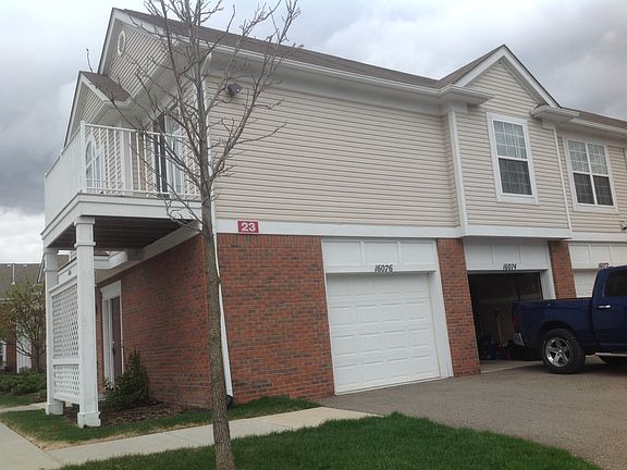 SIDE VIEW GARAGE ENTERANCE