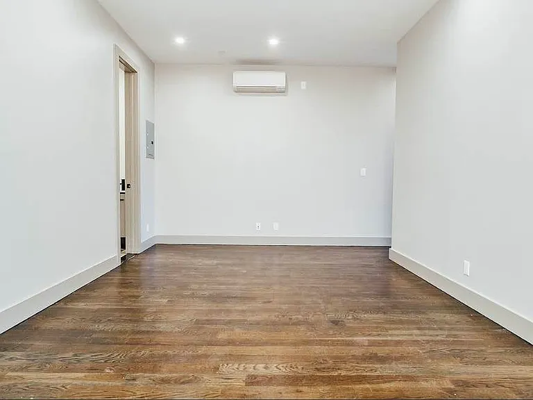 83 Stanhope St #3B — Photo 3