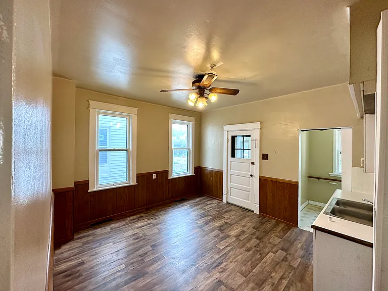 419 Bartram Ave — Photo 5
