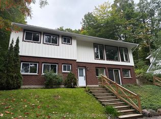 121 Gilwood Park Dr, Penetanguishene, ON L9M 1Z1