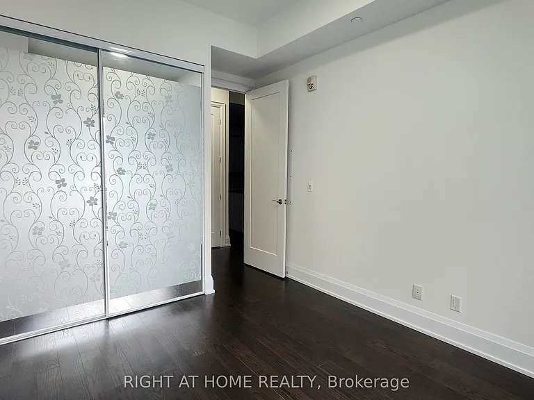 20 Fred Varley Dr #210 — Photo 19