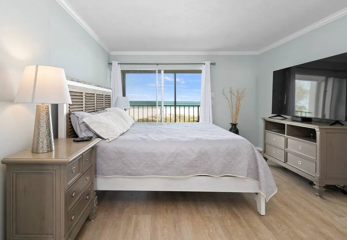 2 bed, 1282 sqft, $4,800 — Photo 2