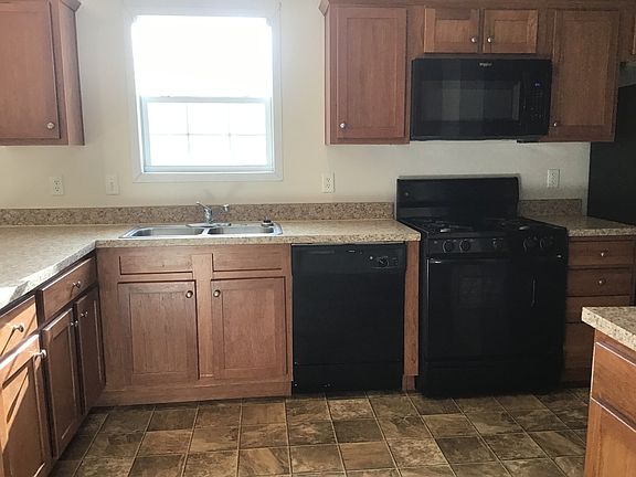 2nd image of 900 W Columbia St #200