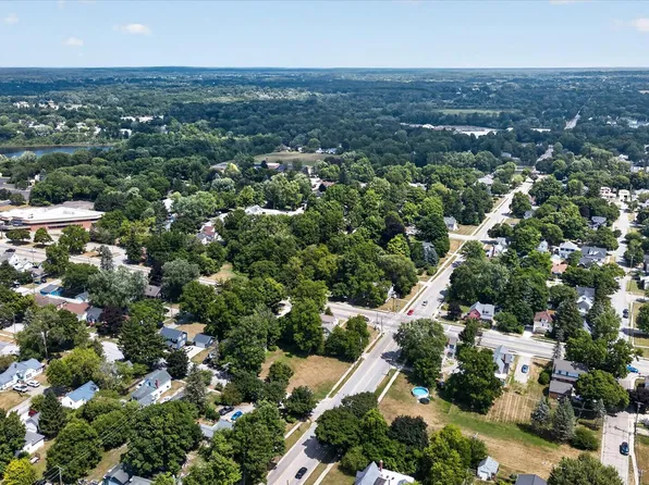 938 W Oregon St, Lapeer MI