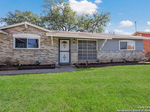 3rd image of 3046 Big Horn Dr