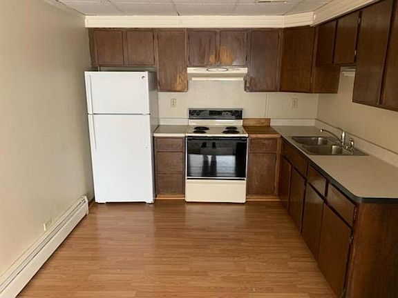 3rd image of 300 Westland Dr #2