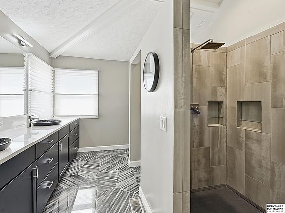 5th image of 2116 S 121st St