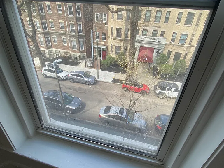 32 Queensberry St #9 — Photo 7