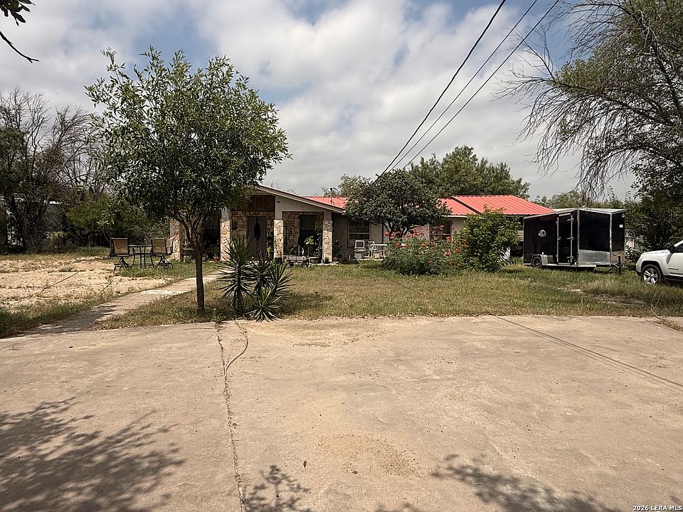 1st image of 1634 Avenida Encuentro