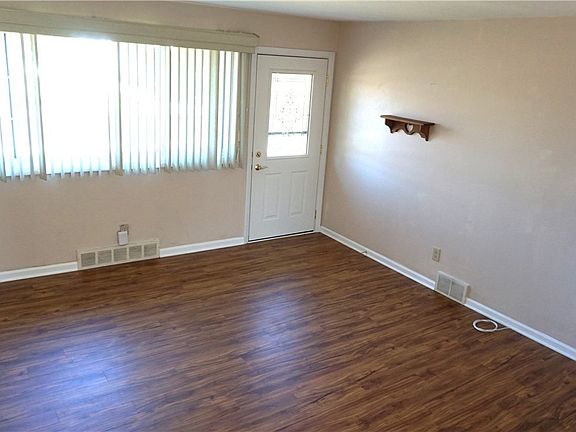 3rd image of 5716 Champaign Ave