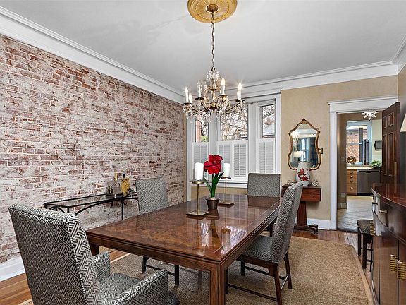 4th image of 5537 Waterman Blvd APT 1E