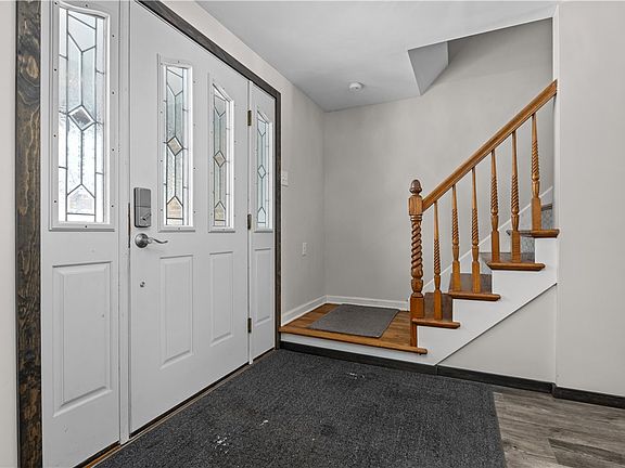 2nd image of 4747 Hilltop Ln