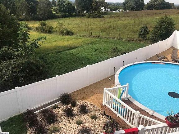3rd image of 23 Willard Ct