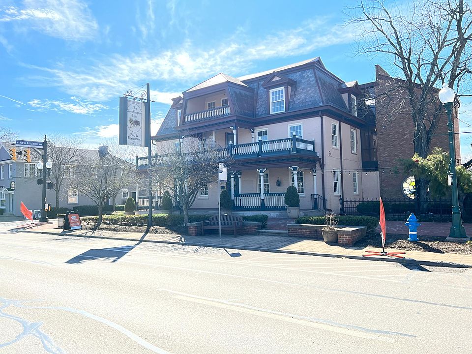 1st image of 649 High St Unit 302