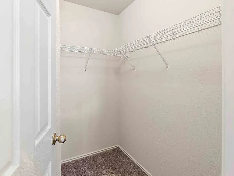 280 Strawn — Photo 19