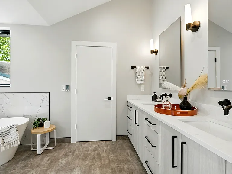 2860 Table Mesa Dr — Photo 30