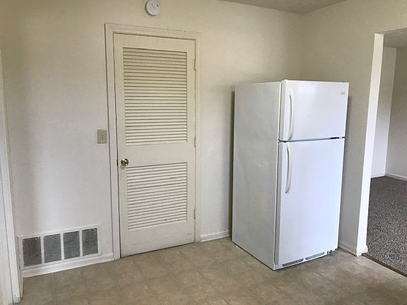 5th image of 1874 Dalton Ct APT 1